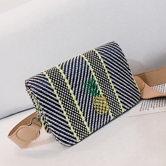 🎉HP🎉 🆕 CEBU Pineapple Shoulder Bag - Picture 5 of 8